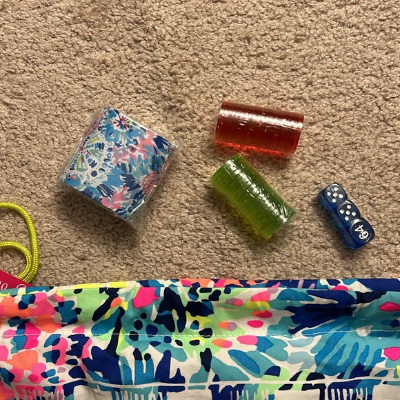 NWT Lilly Pulitzer Multiple Game Bag - Picture 3 of 4